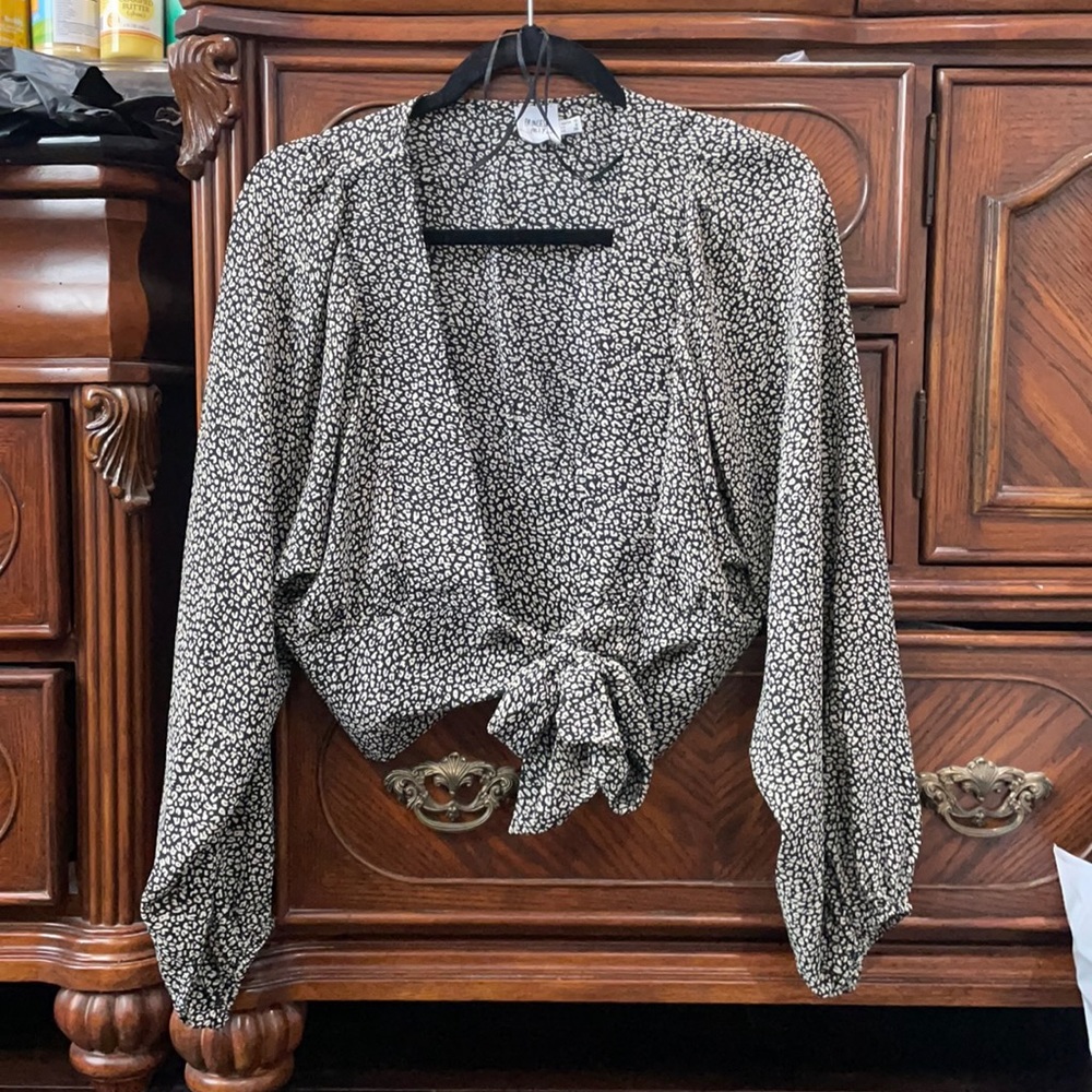 Princess polly tie front top (never worn)